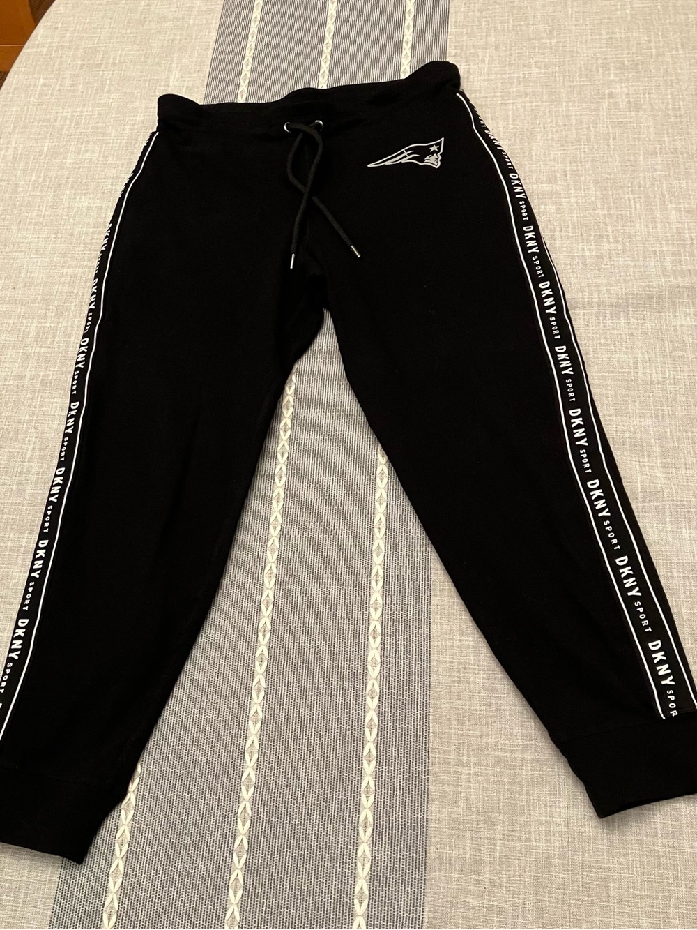 DKNY New England Patriots Black Jogger Pants w/ White Side Logo Stripes, size M